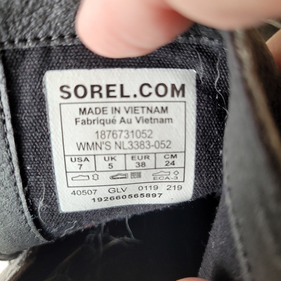 Like new Womens Sorel "Cate cut in and out" Waterproof boot - Picture 5 of 5